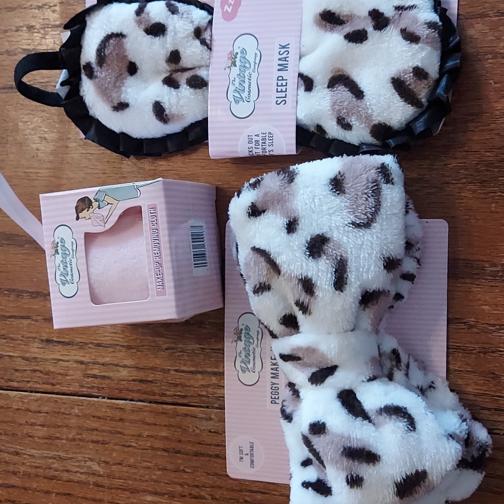 Vintage cosmetic company  set